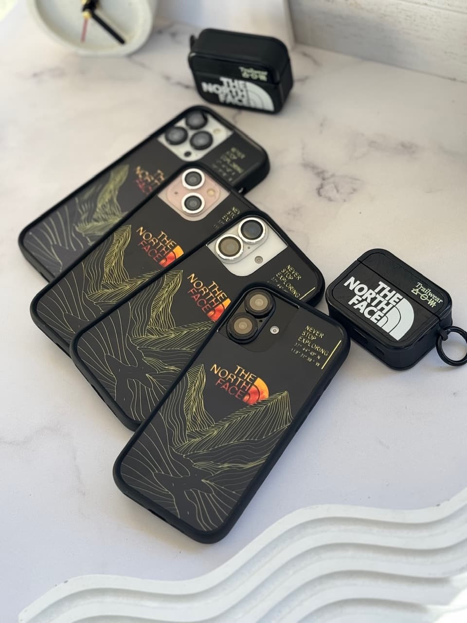 قاب North Face گلدن ادیشن — تصویر ۵
