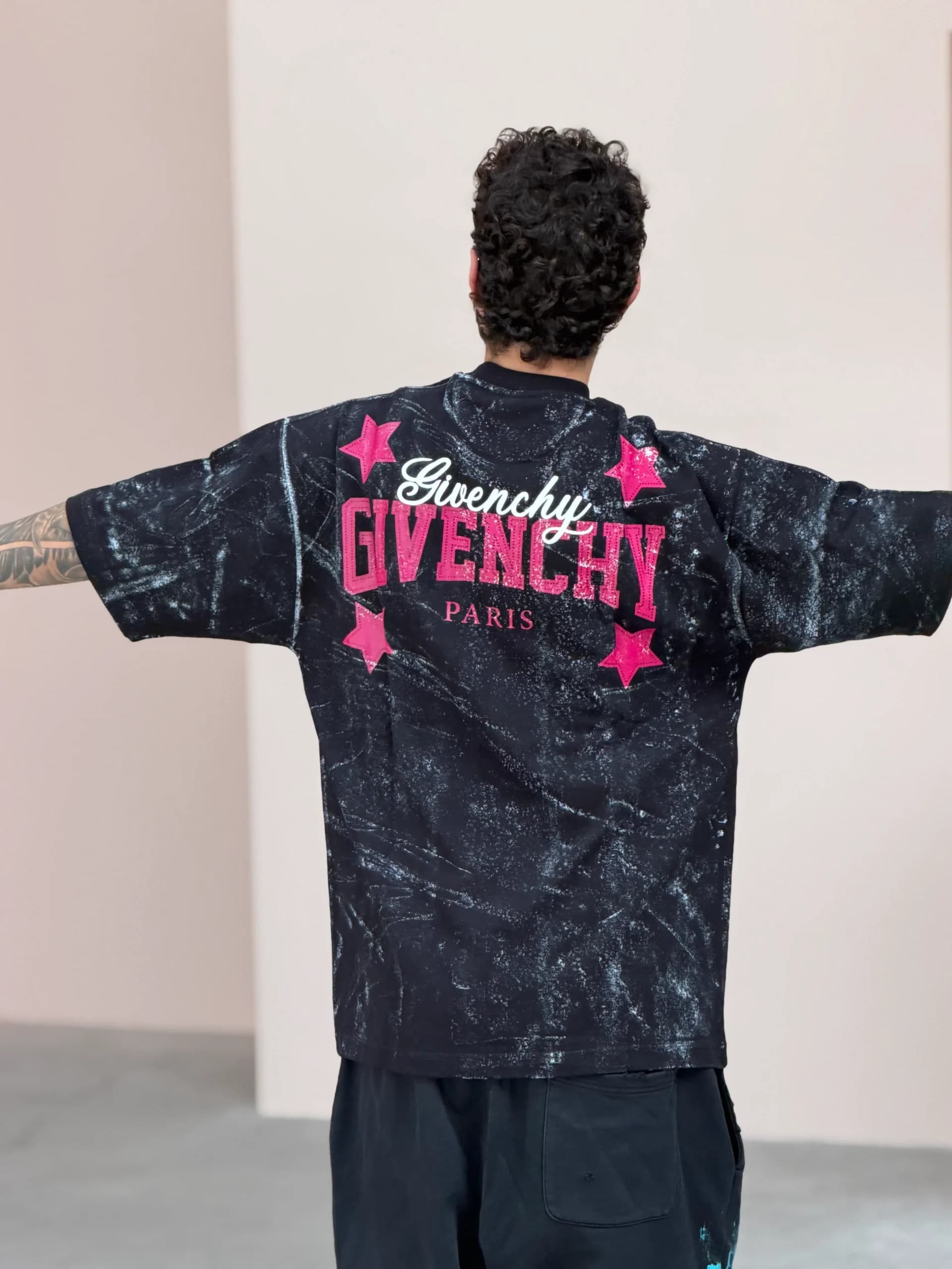تیشرت مردانه GIVENCHY کد 2090-23 — تصویر ۲