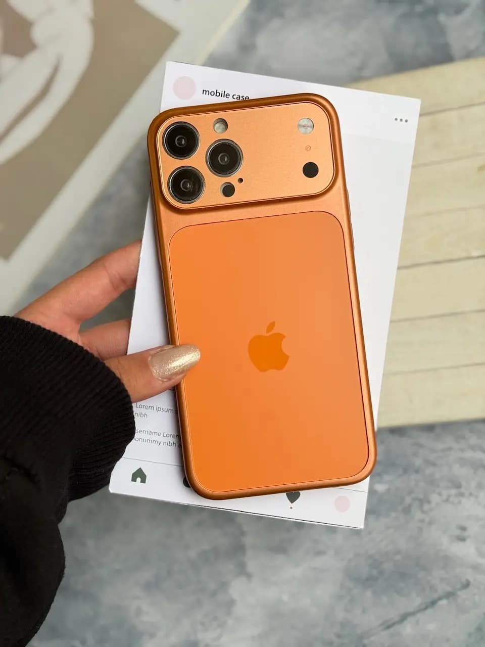قاب آیفون Orange AG with Apple logo با مگ سیف — تصویر ۳
