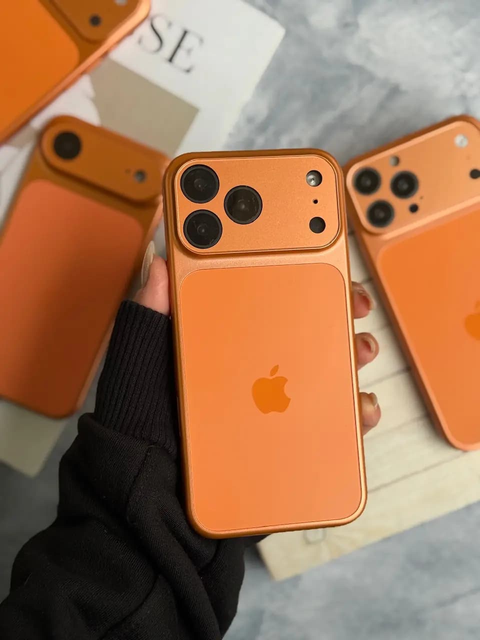 قاب آیفون Orange AG with Apple logo با مگ سیف — تصویر ۵