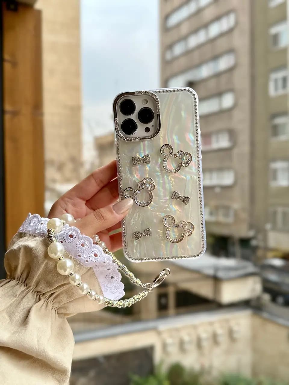 قاب آیفون میکی دیاموند یخی با آویز — تصویر ۵