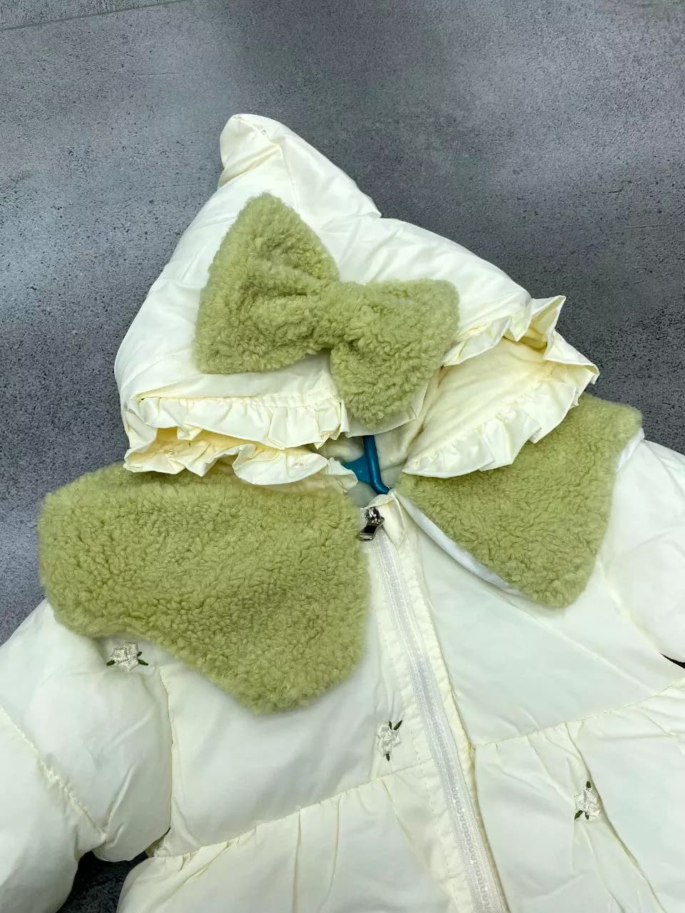 کاپشن سرهمی نوزادی عایق سرما سبز کمرنگ — تصویر ۲
