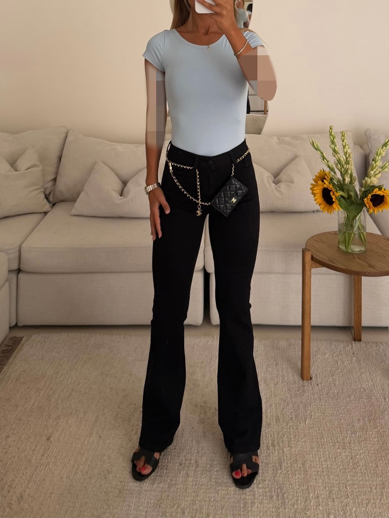 pullandbear- High-Waist Flare jean-Jet Black