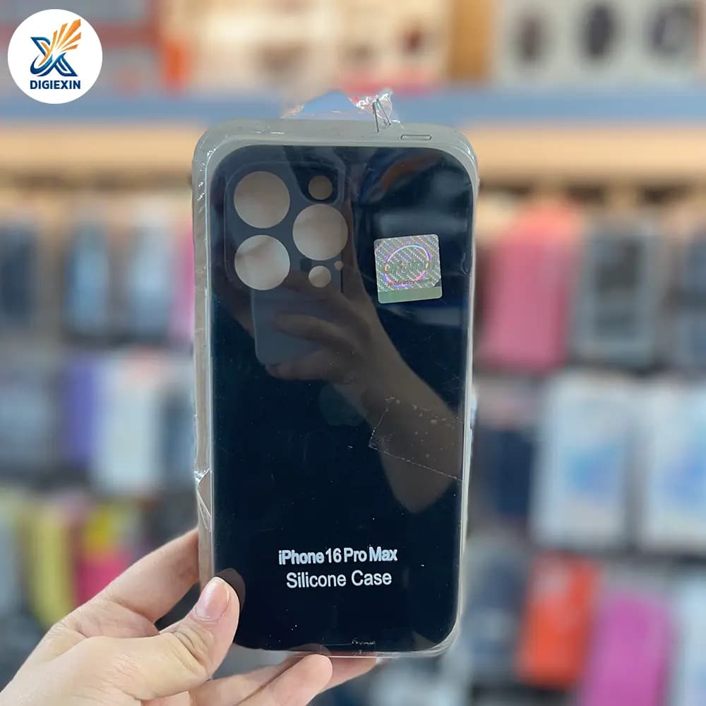 کاور سیلیکونی اصل مگ‌سیف‌دار مناسب برای گوشی اپل آیفون 16 پرومکس — تصویر ۵