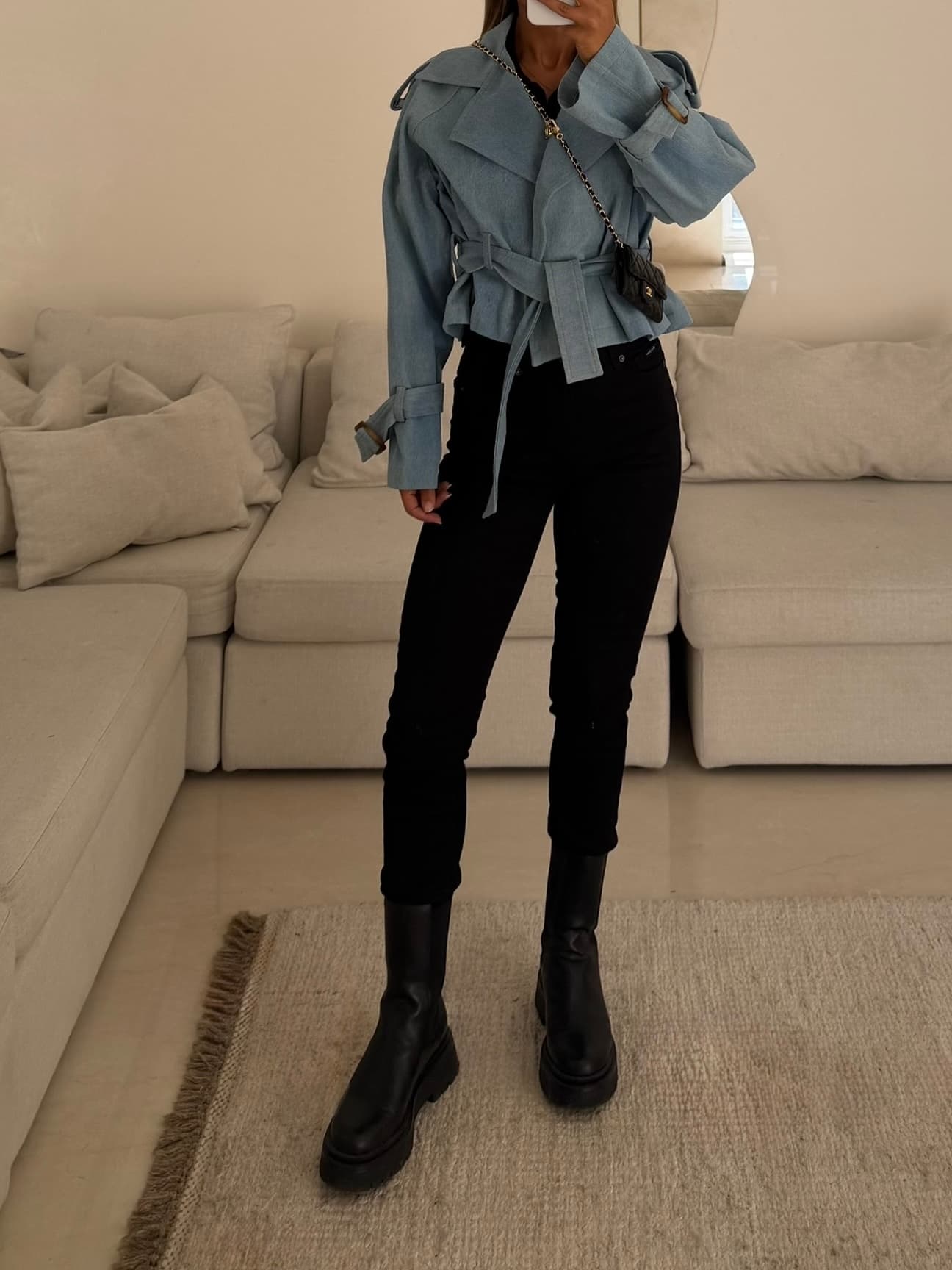 GUESS High-Waist Cropped Slim Jeans – Black — تصویر ۳
