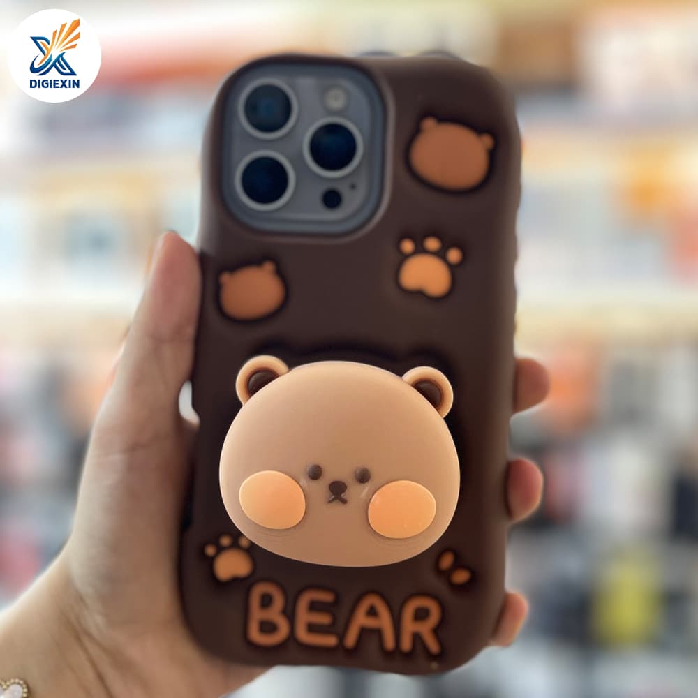 کاور طرح BEAR خرس بیسکویتی استندشو مناسب برای گوشی موبایل اپل آیفون 16 پرومکس