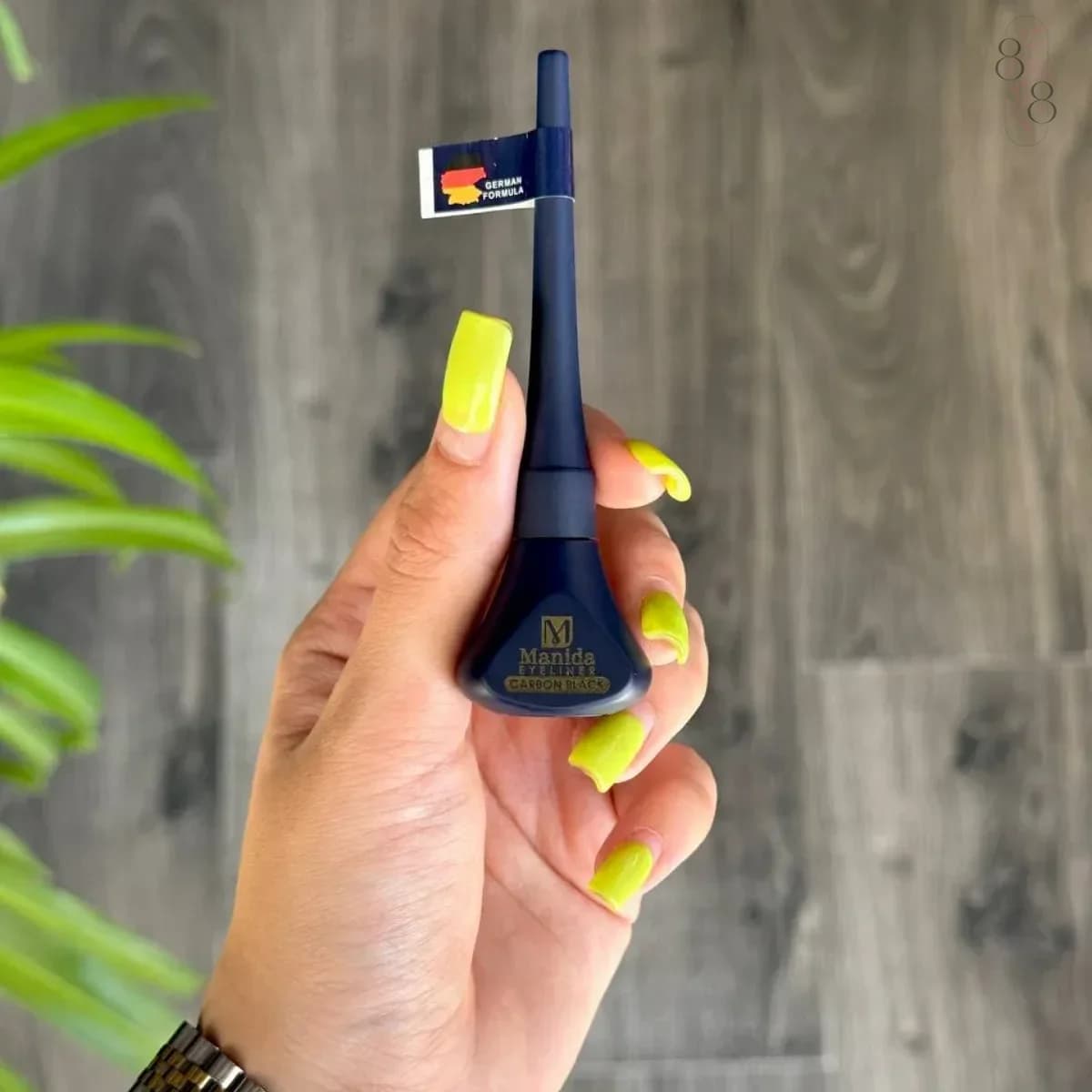 خط چشم کوزه ای مانیدا — تصویر ۲