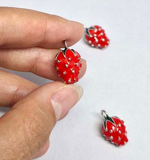 خرجکار فانتزی توت فرنگی 3بعدی اویزی کد19