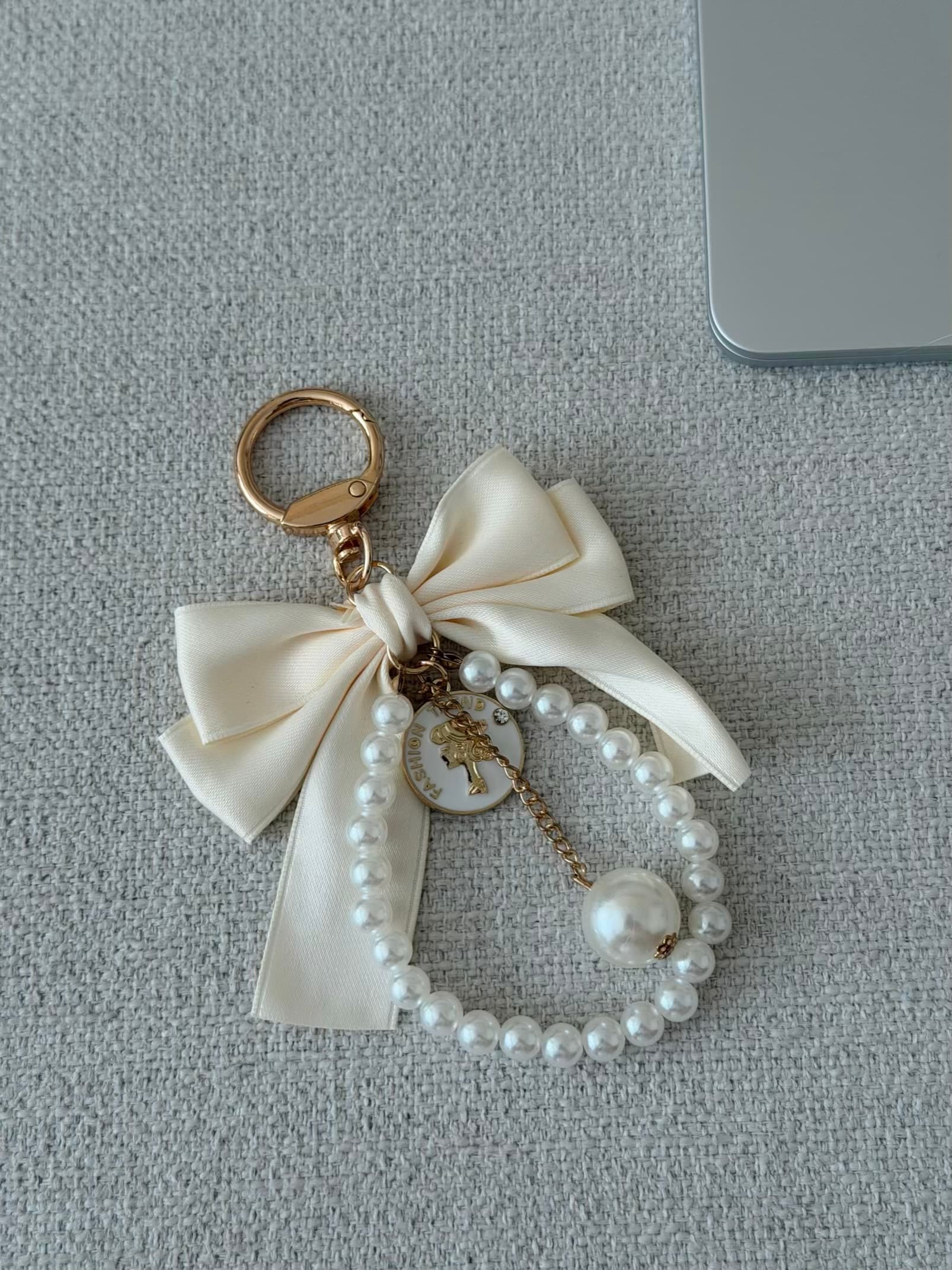 Vanila Pearl charm