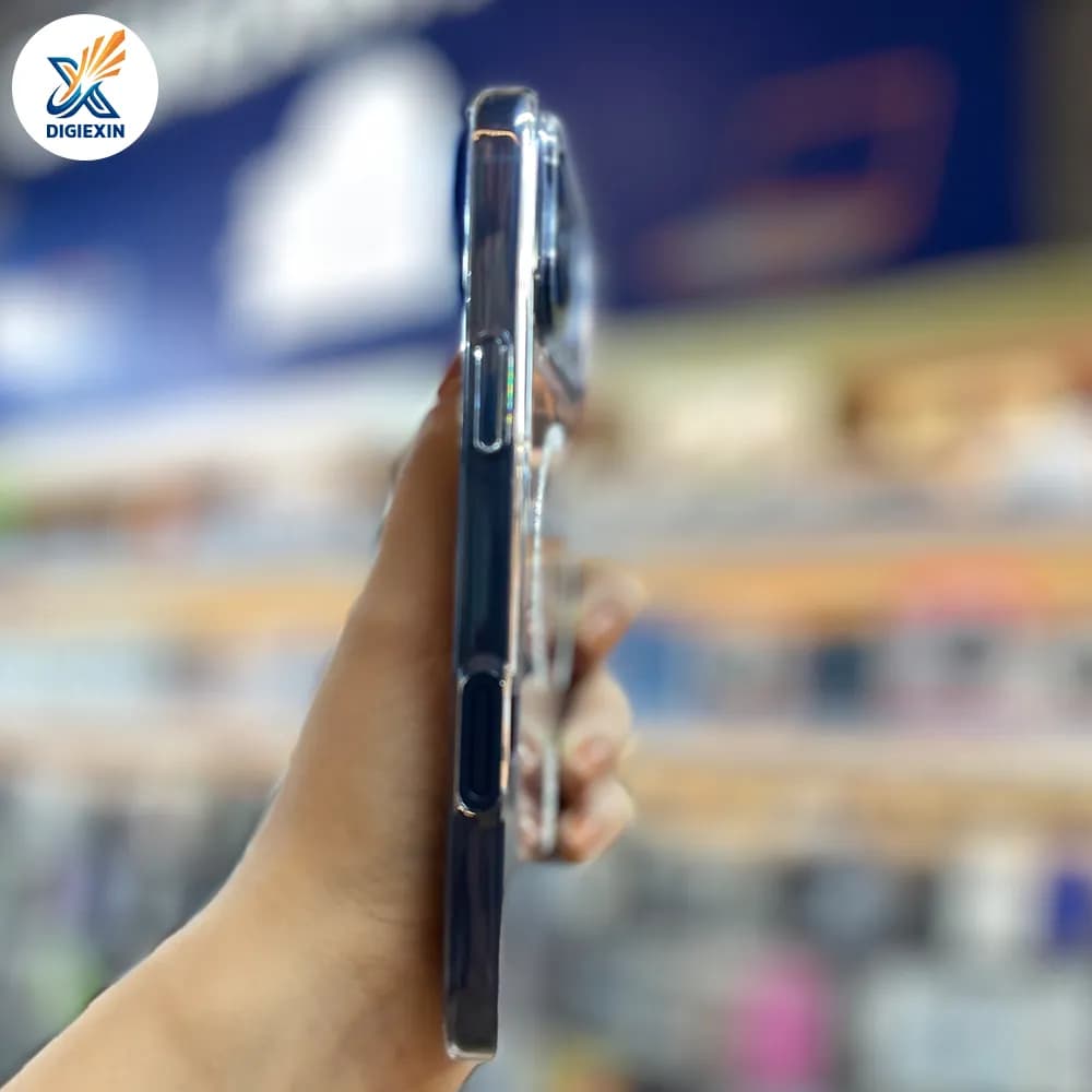 کاور اکلیلی مگ‌سیف مدل SHINEمناسب برای آیفون 17 پرومکس — تصویر ۳