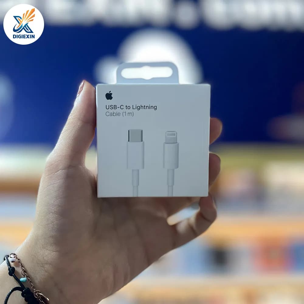 کابل تبدیل USB-C به لایتنینگ اپل فست شارژ اپل استور — تصویر ۵