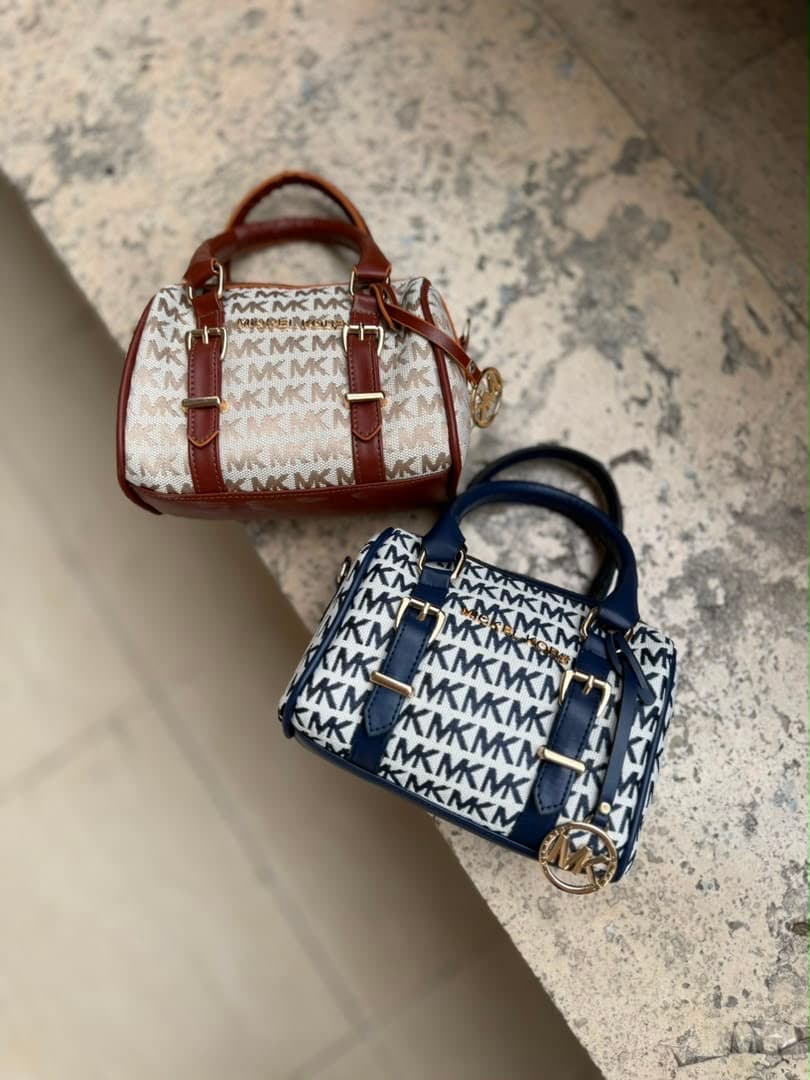 کیف صندوقی مایکل کورس