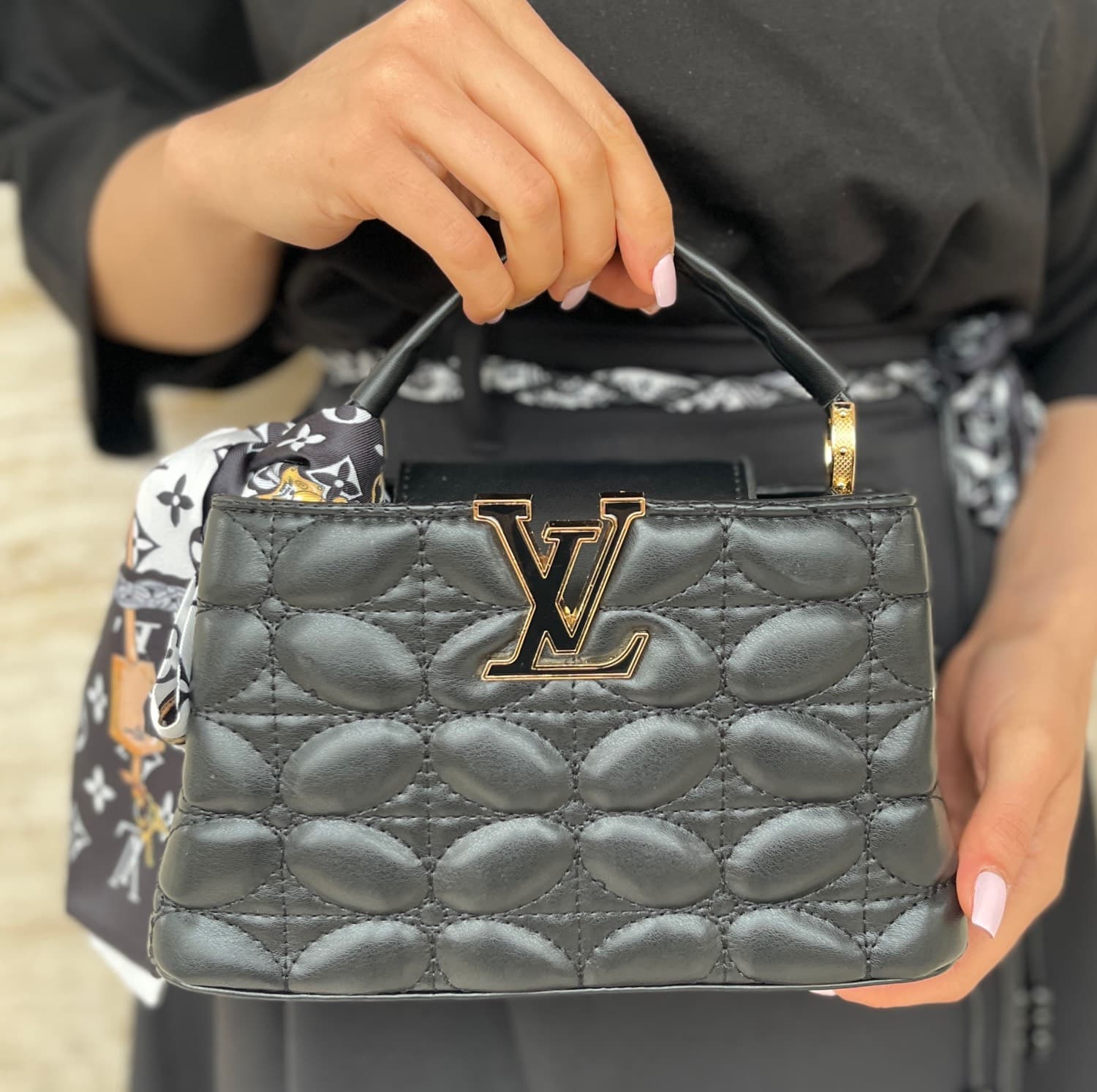 کیف دستی گلدوزی LV