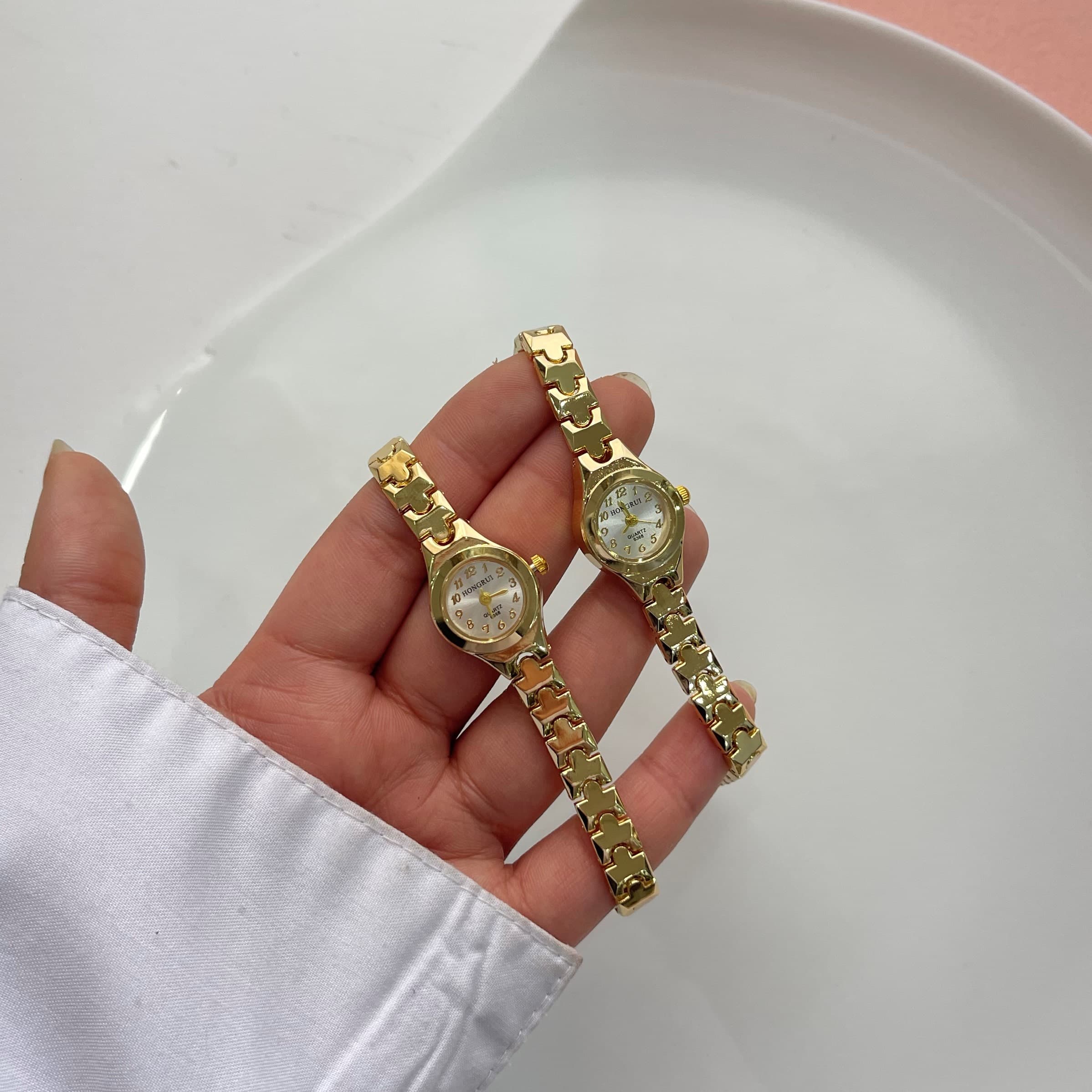 ساعت هانگری طلایی — تصویر ۲