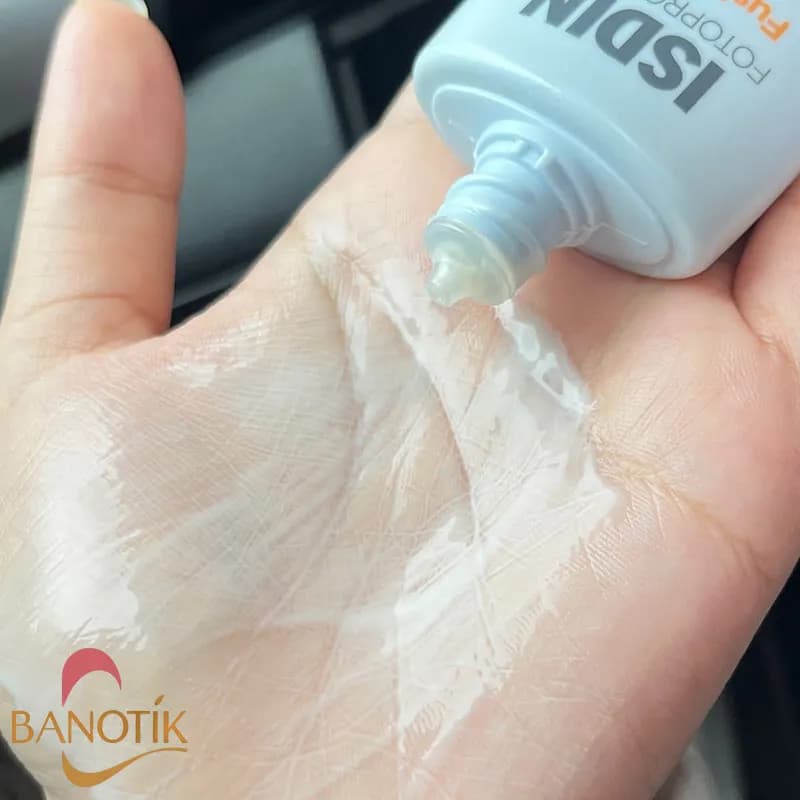 ضد آفتاب ایزدین فیوژن واتر مجیک بی رنگ — تصویر ۸