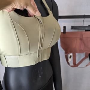 نیم تنه چسبی گنی — تصویر ۴