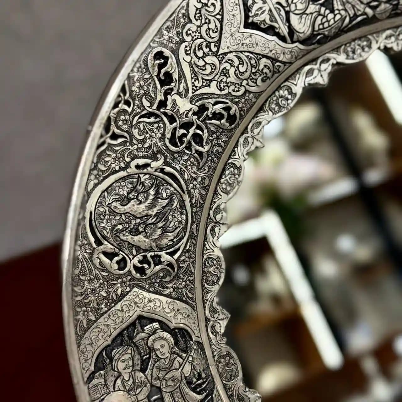 آینه نقره گرد ریزقلم مینیاتور اعلا — تصویر ۵