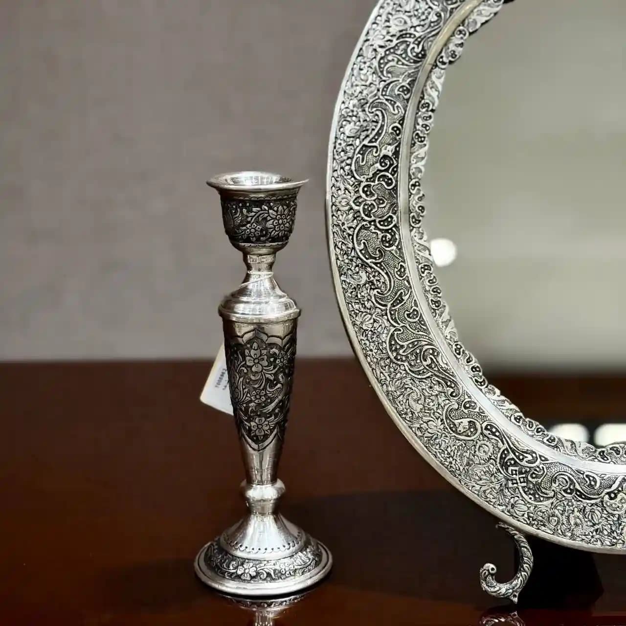 ست آینه بیضی و شمعدان تک شاخه نقره مشبک اعلا — تصویر ۳