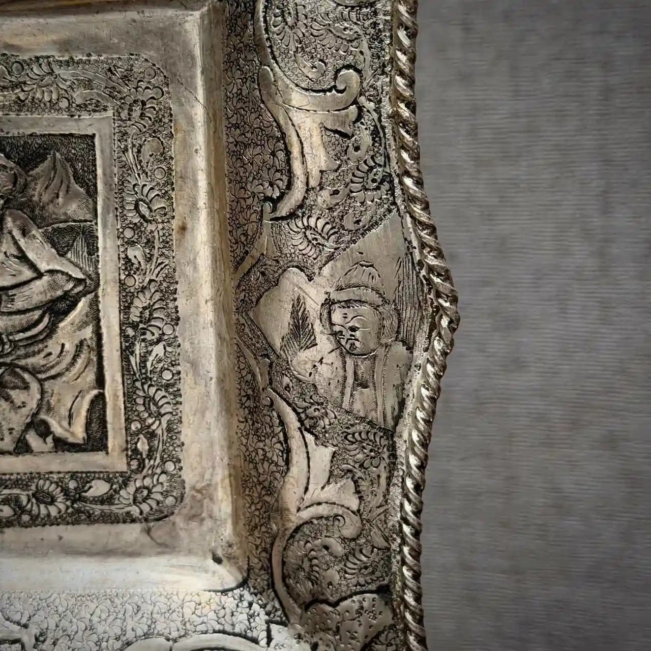 بشقاب مربع پایه گلوله ای قلم مینیاتور — تصویر ۴