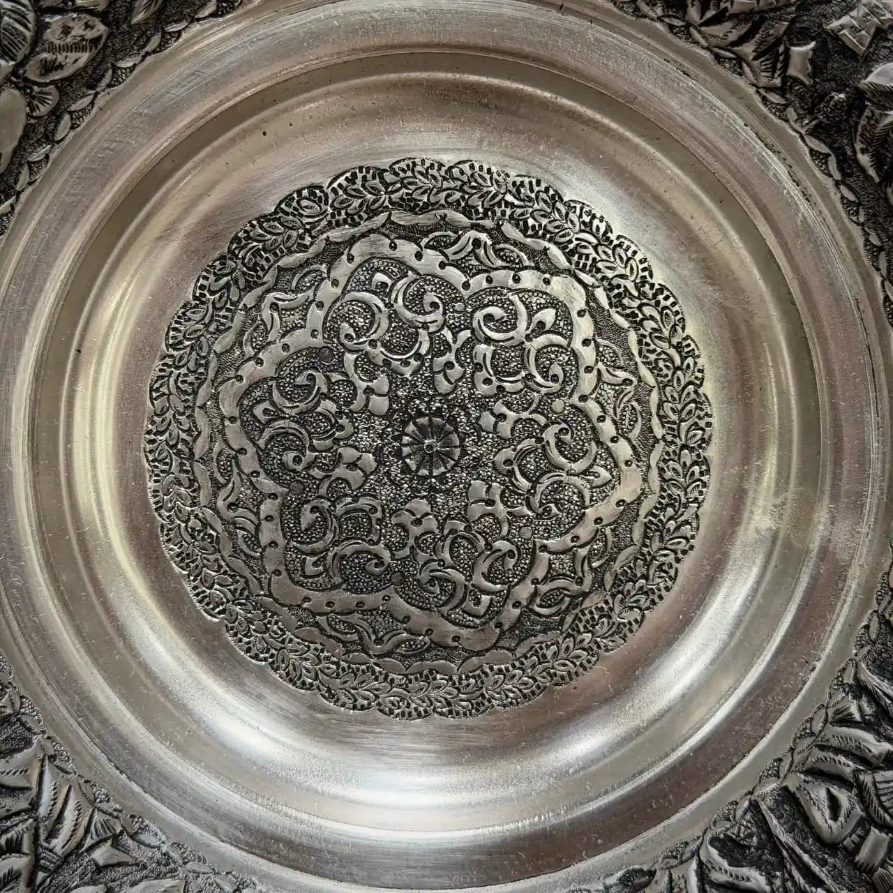 شیرینی خوری نقره پایه دار قلم گل برجسته — تصویر ۹