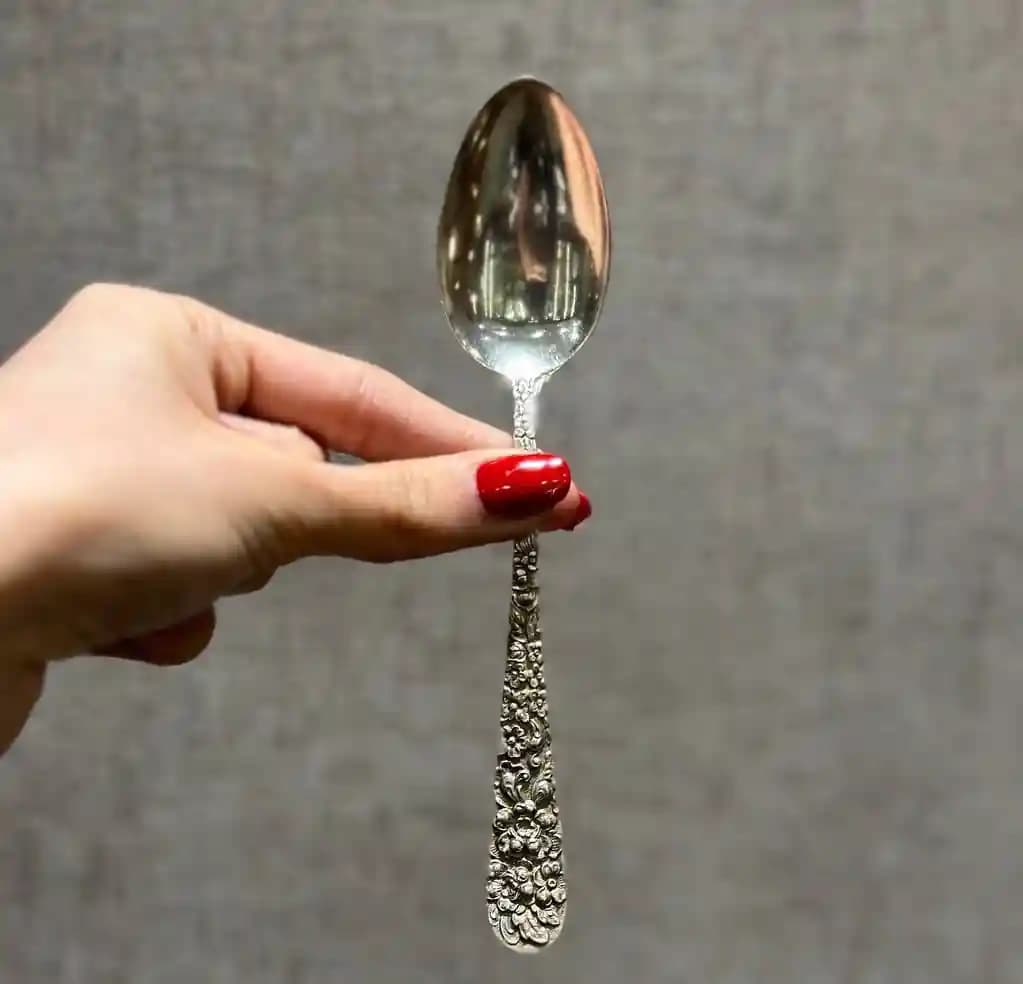 قاشق شش عددی چای خوری نقره طرح گل مدرن — تصویر ۲