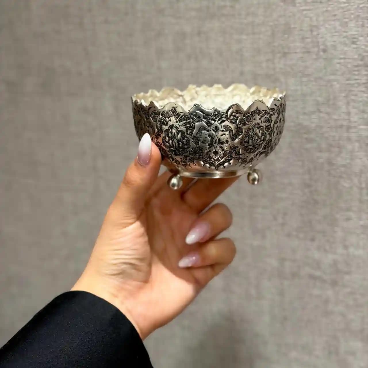 ست هفت پارچه کاسه نقره قلم گل برجسته درجه یک — تصویر ۵