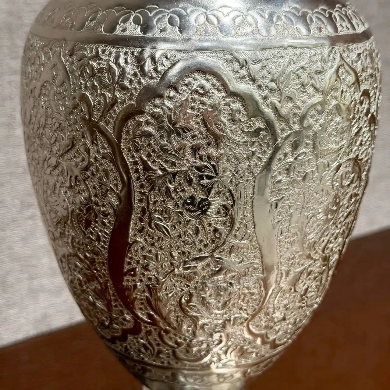 گلدان نقره شکم دار قلم گل و مرغ — تصویر ۹