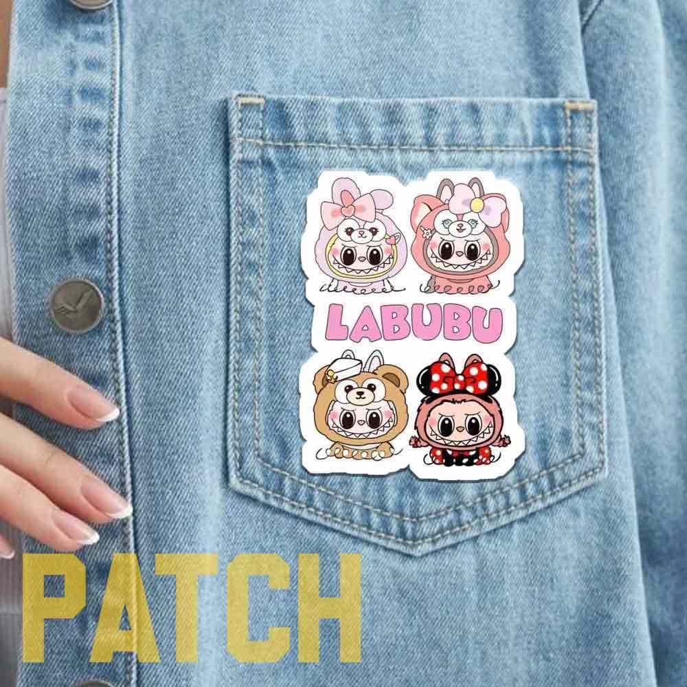 برچسب پارچه ای لباس طرح Labubu کد08 — تصویر ۲