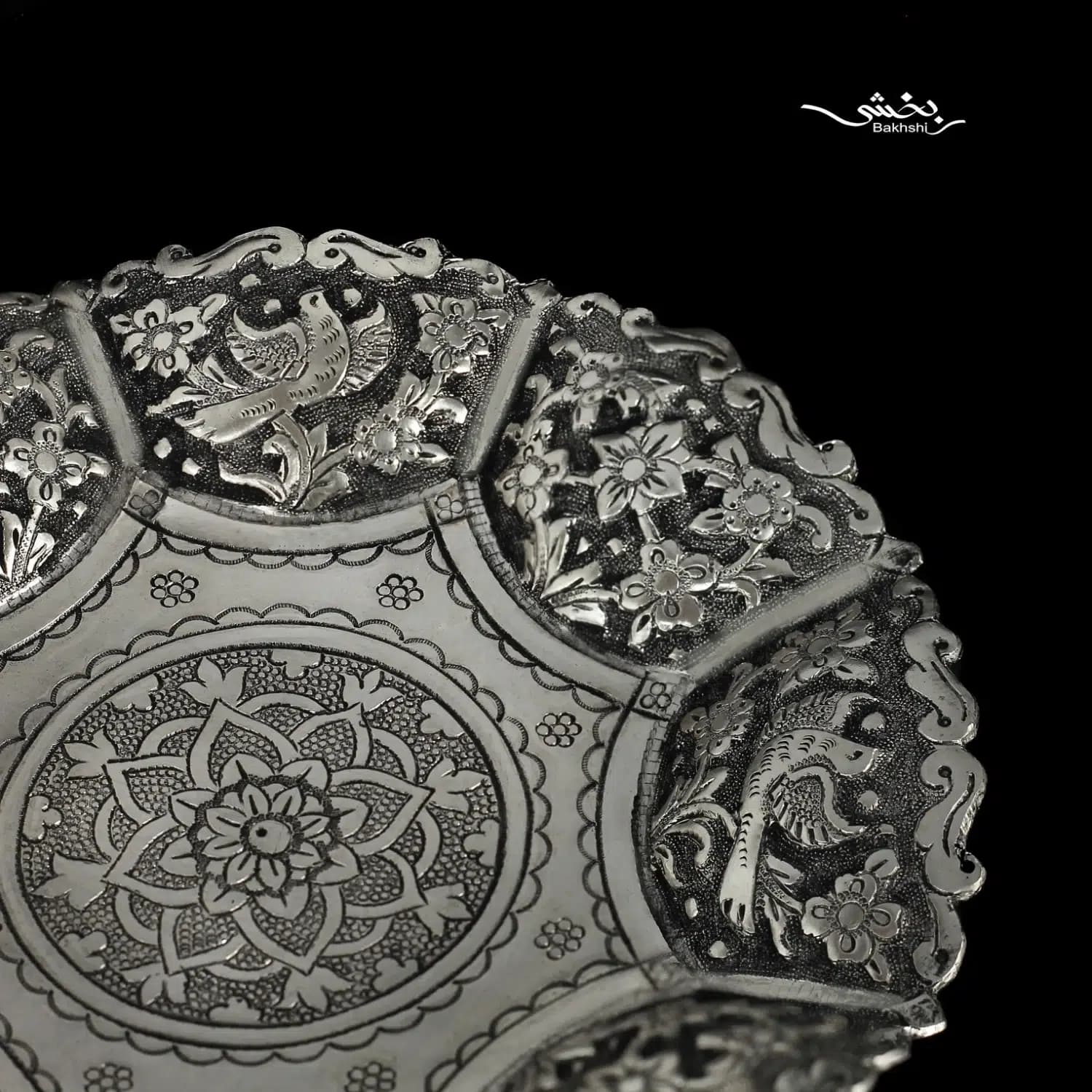 بشقاب نقره دسته دار گل و مرغ درجه یک — تصویر ۴