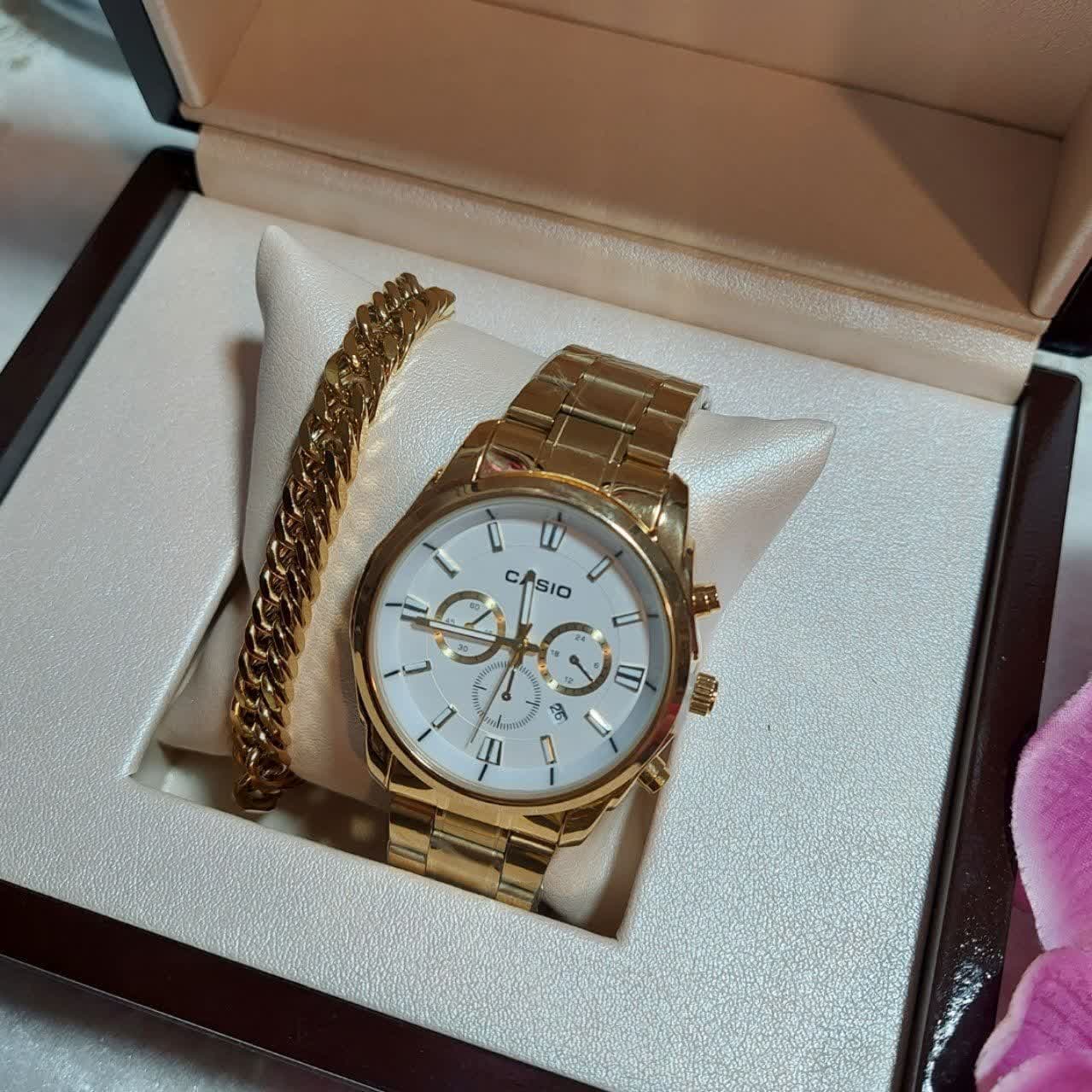 ساعت مچی مردانه کاسیو Casio طرح سه موتور طلایی همراه دستبند کارتیر کد 202 — تصویر ۴