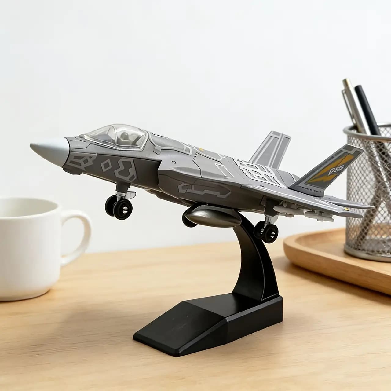 ماکت پلاستیکی هواپیمای F-35 مقیاس ۱:۷۲ — تصویر ۳