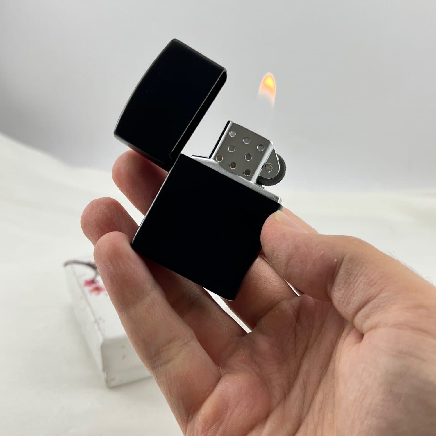 فندک طرح زیپو مشکی ساده — تصویر ۵