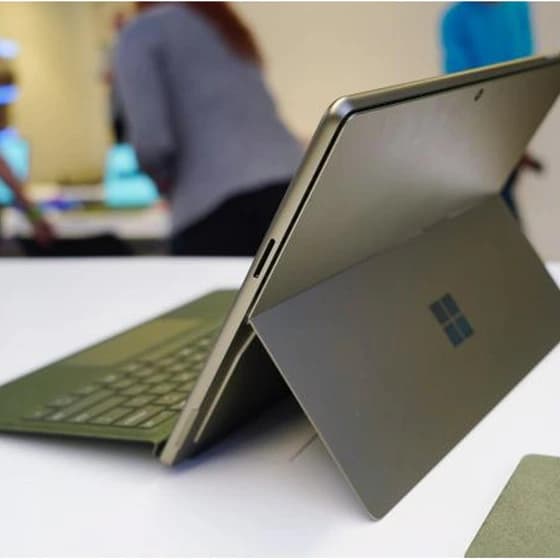 لپ تاپ مایکروسافت مدل Microsoft Surface Pro 9 i7-1265U 16gb 256ssd — تصویر ۶