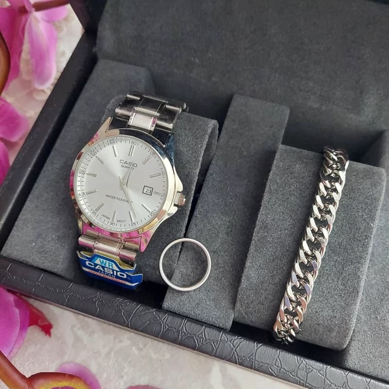 ساعت مردانه کاسیو Casio همراه دستبند کارتیر و حلقه رینگ