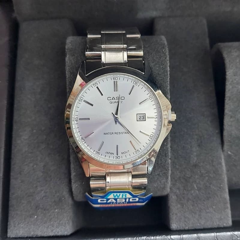 ساعت مردانه کاسیو Casio همراه دستبند کارتیر — تصویر ۵