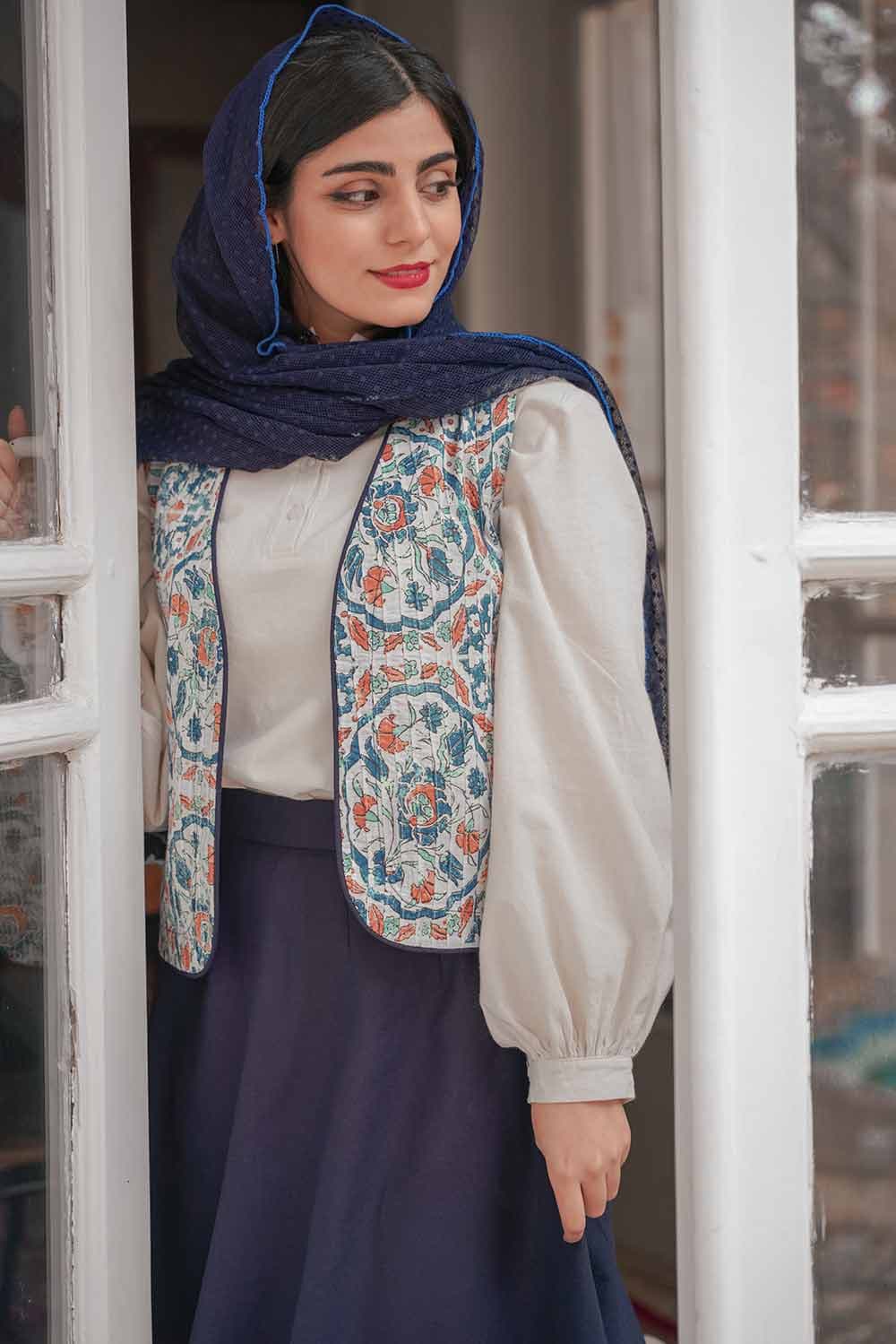 جلیقه زنانه باتیک وست مدل مروارید