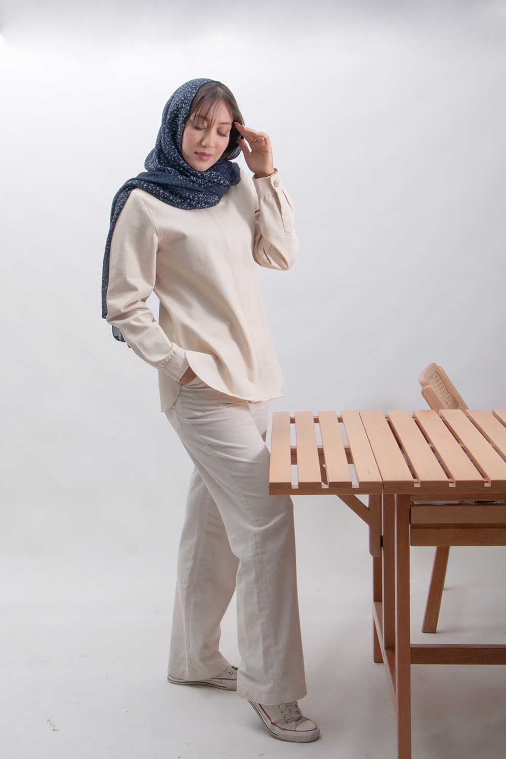 شومیز کتان دلکش کرم — تصویر ۵