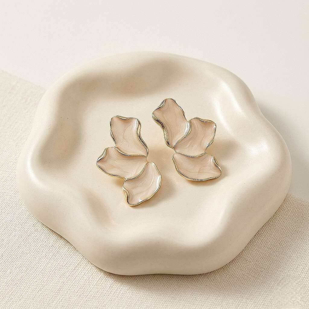 گوشواره میناکاری طرح گلبرگ نامنظم