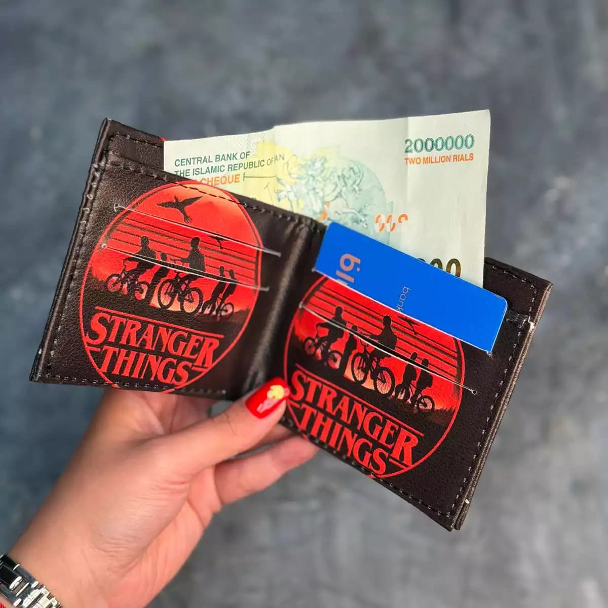 کیف پول چرمی طرح استرانجر تینگز Stranger Things — تصویر ۳