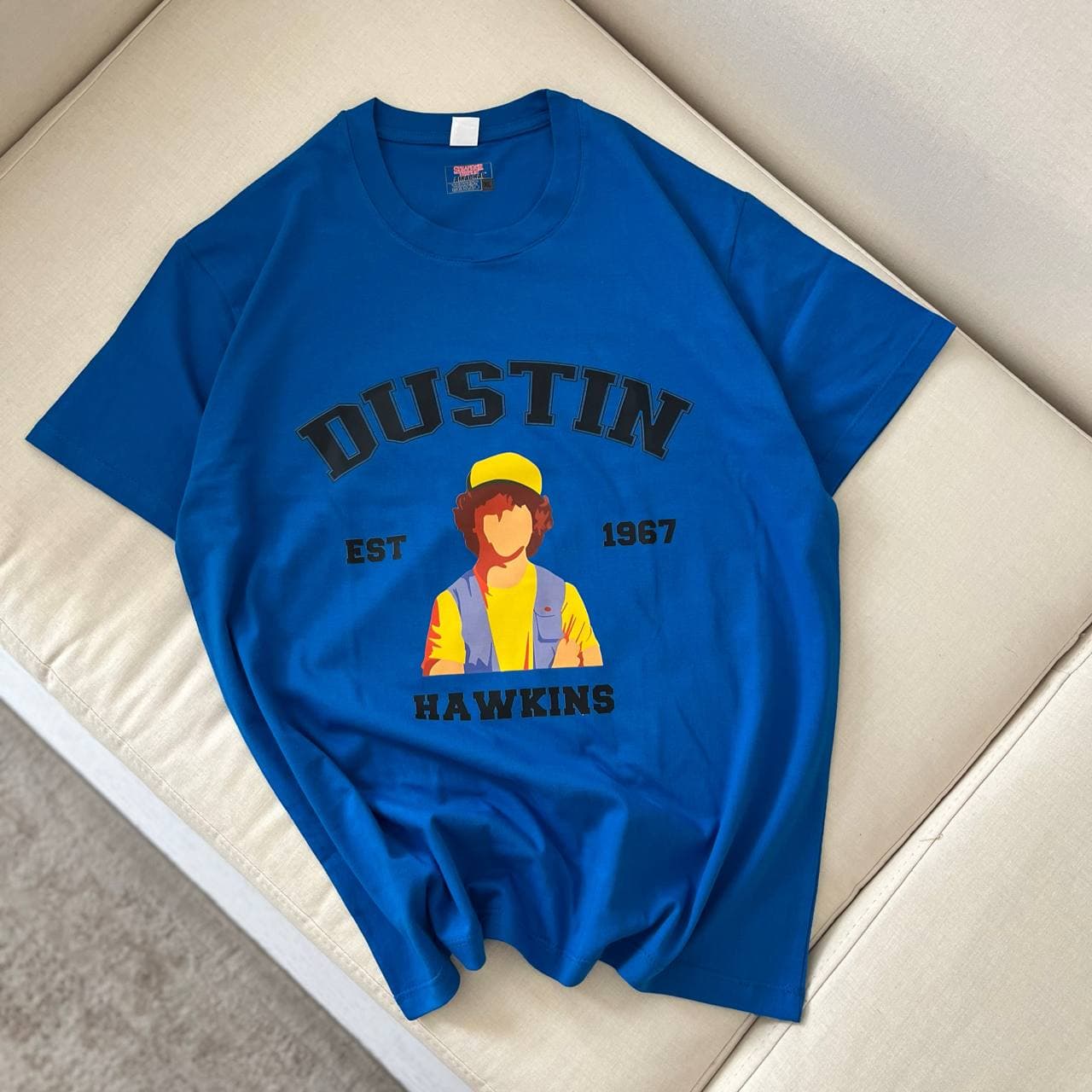 تیشرت نخ پنبه طرح داستین (Dustin) سریال Stranger Things