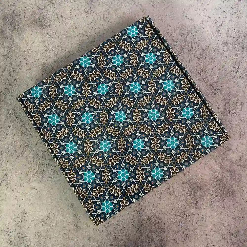 شیرینی خوری سرامیکی دسته دار لب طلایی قطر ۲۶ سانتی‌متر — تصویر ۳