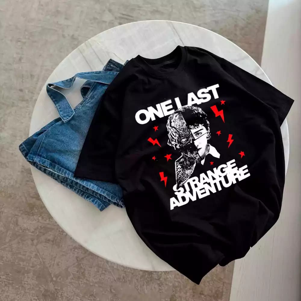 تیشرت نخ پنبه طرح سریال Stranger Things مدل One Last Strange Adventure
