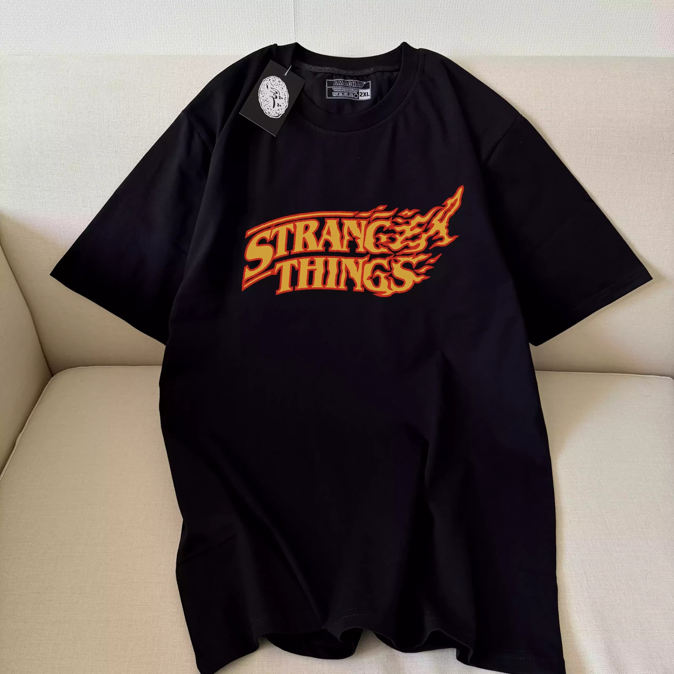 تیشرت نخ پنبه طرح سریال Stranger Things چاپ لوگوی آتشین