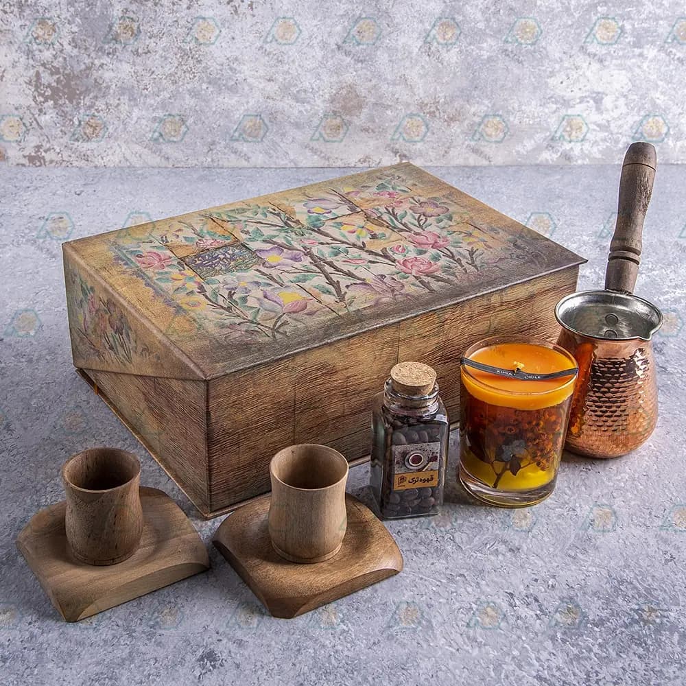 پک قهوه خوری چوبی شامل قهوه جوش، شات قهوه خوری چوبی، شمع و قهوه ترک — تصویر ۳