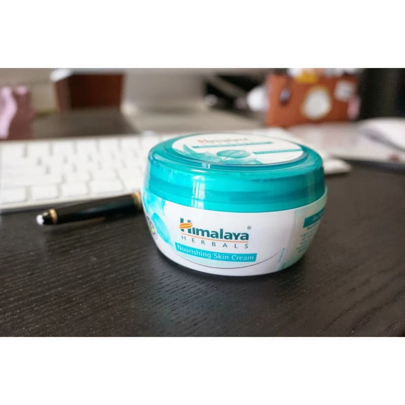 کرم مرطوب‌کننده هیمالیا مدل Herbals — تصویر ۲