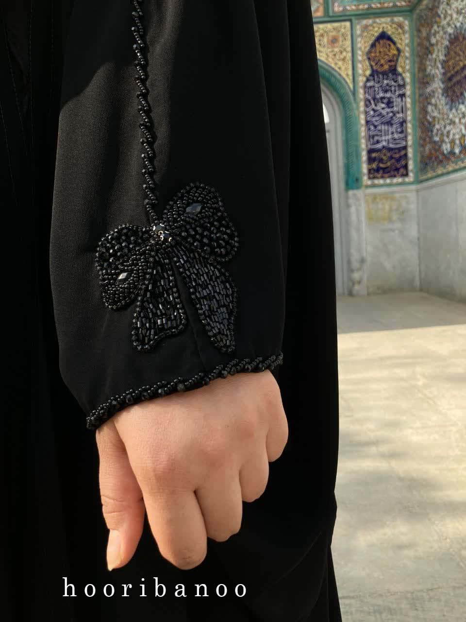 چادر مشکی عربی جواهر دوزی پاپیون مدل رکسانا — تصویر ۲