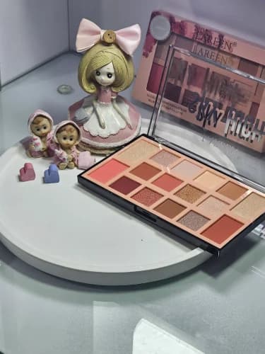 سایه چشم 12رنگ و هایلایتر 4رنگ برند لارن مدل اسکای های sky high