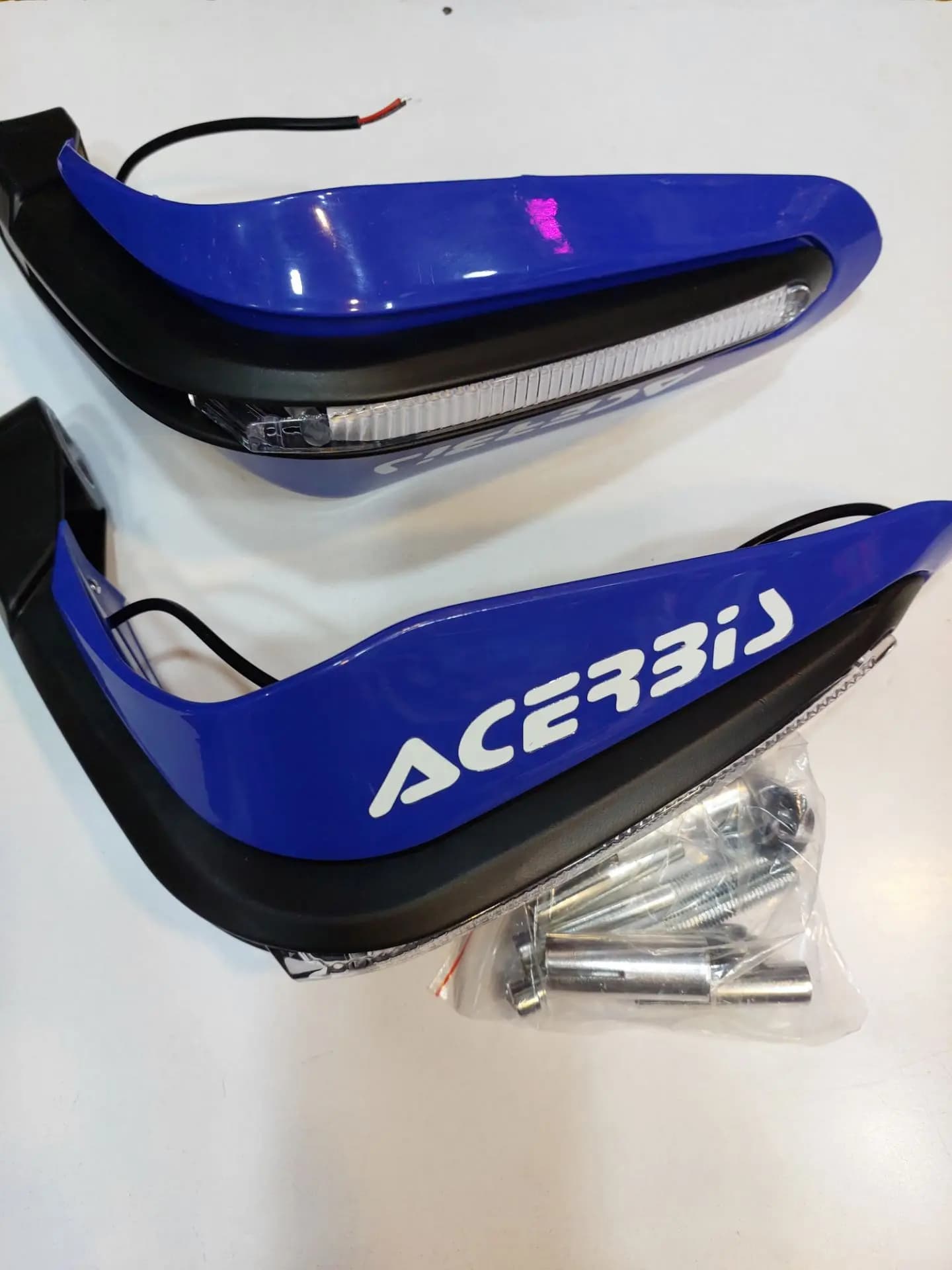 هندگارد چراغدار آبی اکربیس (Acerbis) — تصویر ۲
