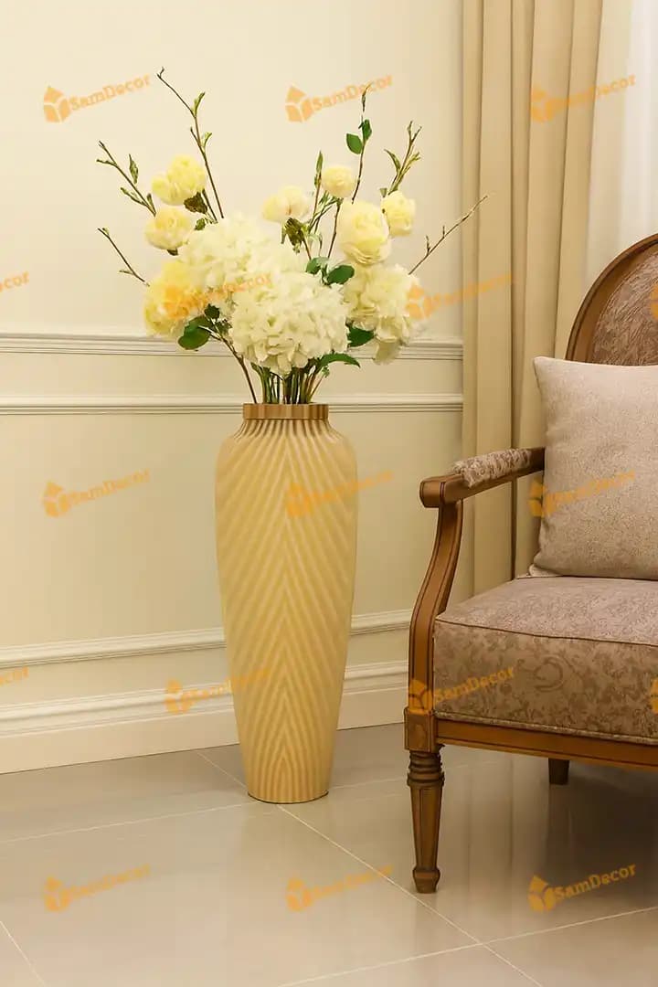 گلدان کنار سالنی شیشه‌ی ۷۰ سانتی لب طلایی