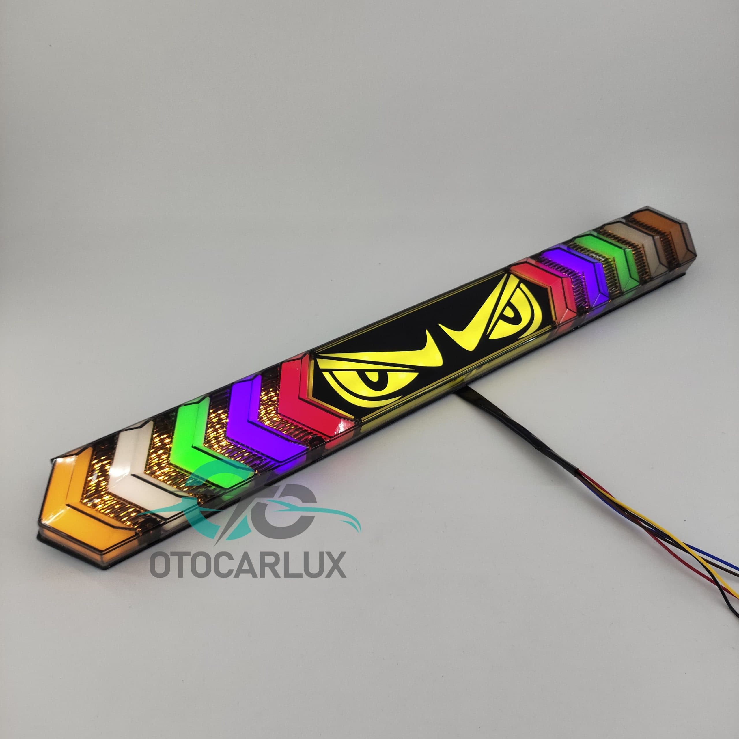 چراغ استپ سوم مولتی کالر STCOمناسب 12V و 24V با افکت کامل هشدار و راهنما